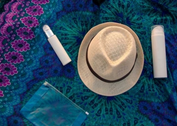 5 imprescindibles para llevar en la bolsa de playa